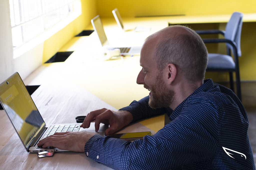 tech consultant